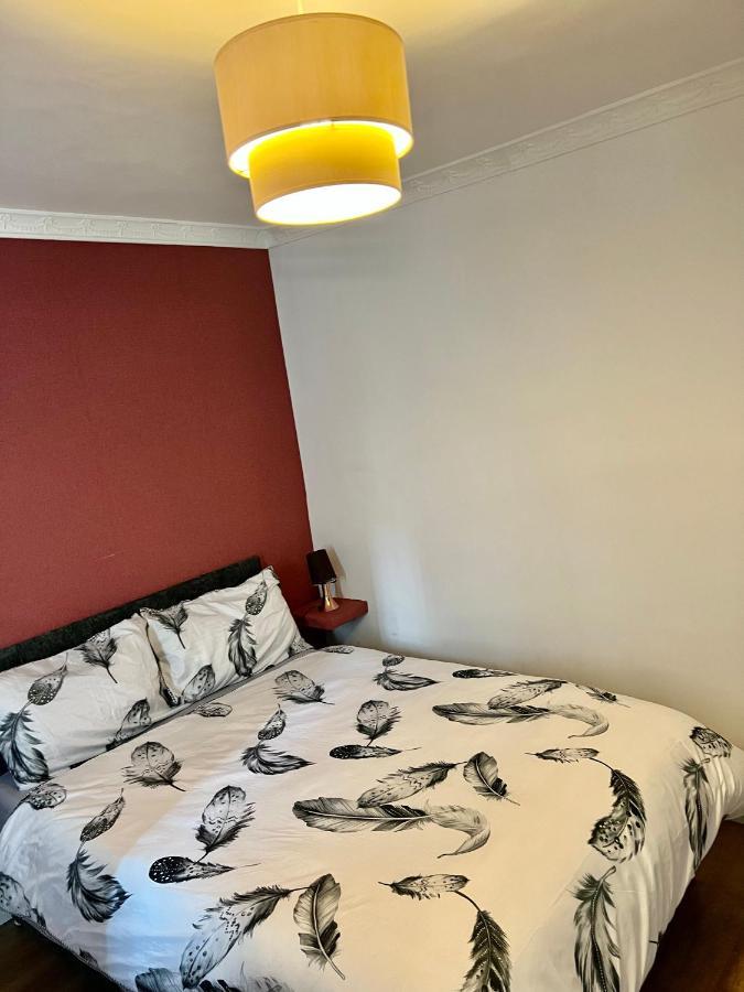 Private Room With Two Beds Near Central London Bagian luar foto